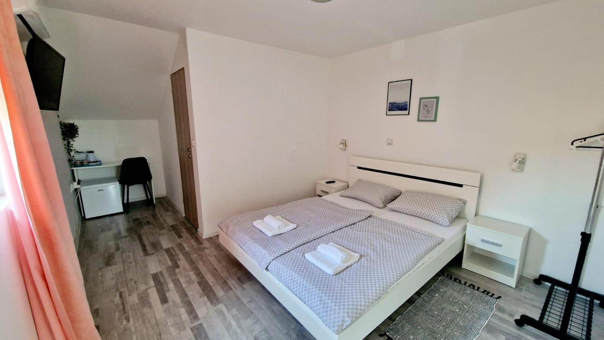Cozy Room Peny Карловаць Екстер'єр фото